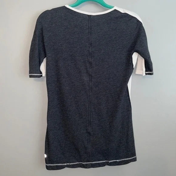 Lululemon Devotion Tee Training Short Sleeve Tee Shirt Size 6 - Picture 7 of 11